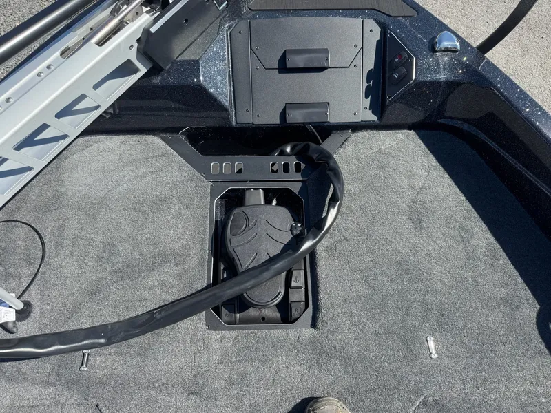 Slide: The Image of Skeeter WX2060 F 2026 - 29