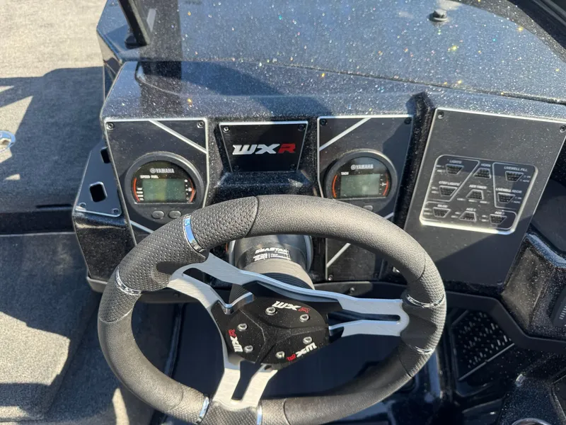 Slide: The Image of Skeeter WX2060 F 2026 - 33