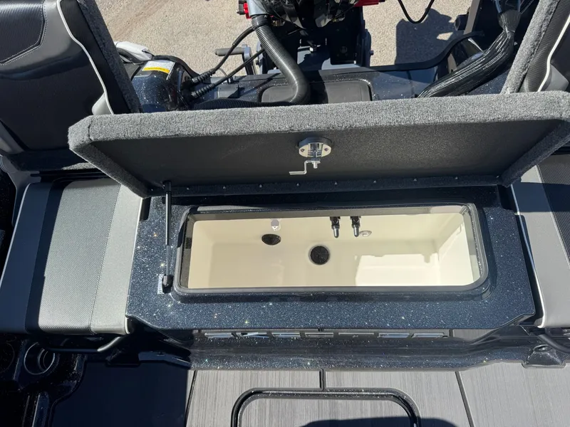 Slide: The Image of Skeeter WX2060 F 2026 - 34