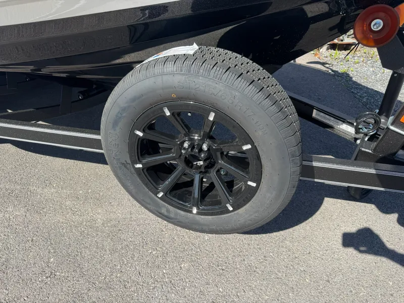 Slide: The Image of Skeeter WX2060 F 2026 - 38