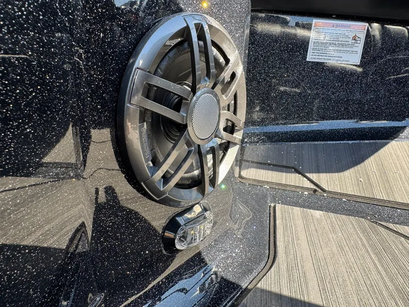 Slide: The Image of Skeeter WX2060 F 2026 - 4