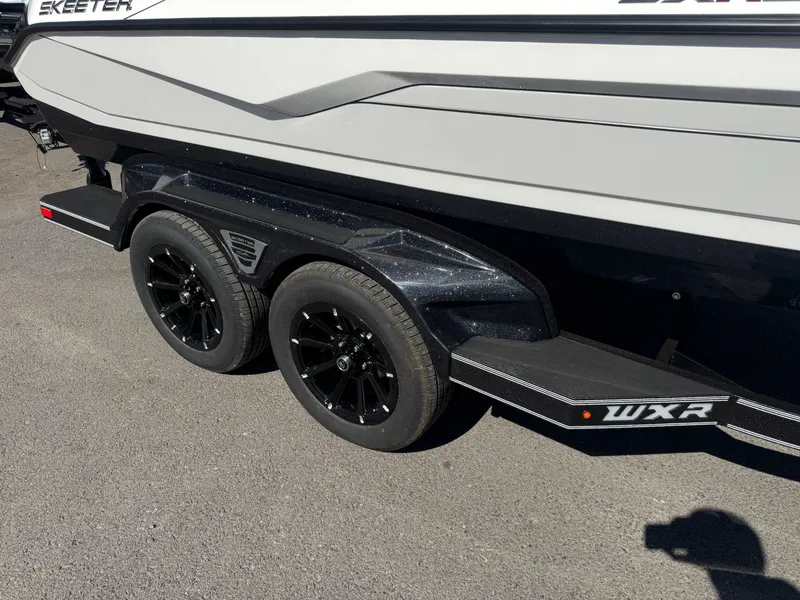 Slide: The Image of Skeeter WX2060 F 2026 - 9