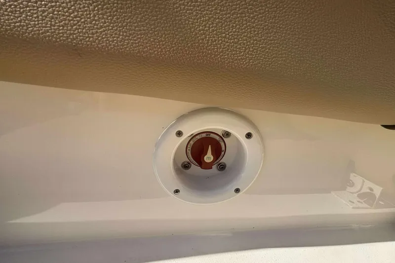 Slide: The Image of Battery switch on a 2020 NauticStar 223 DC boat. - 24