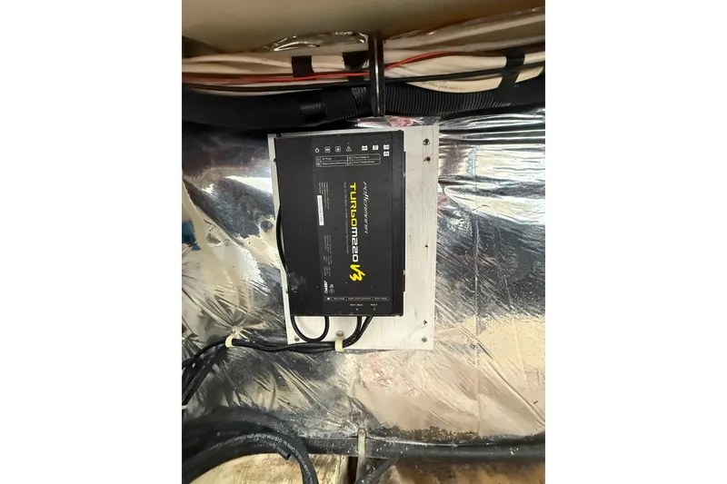 Slide: The Image of 2005 Larson Cabrio 290 boat electrical system with Turbo M220 V3 charger. - 46