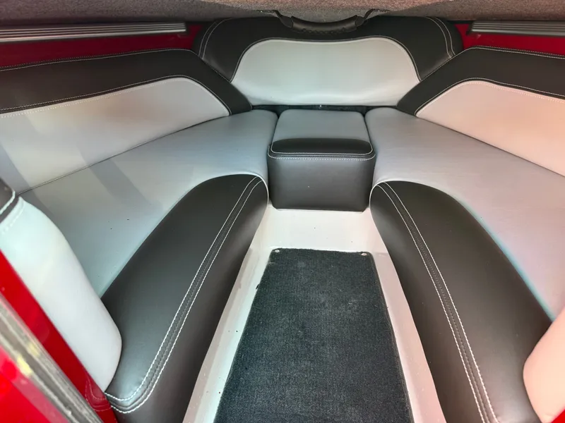 Slide: The Image of MasterCraft ProStar 2020 - 13