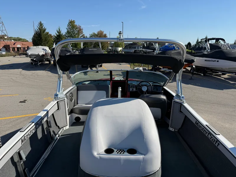 Slide: The Image of MasterCraft ProStar 2020 - 7