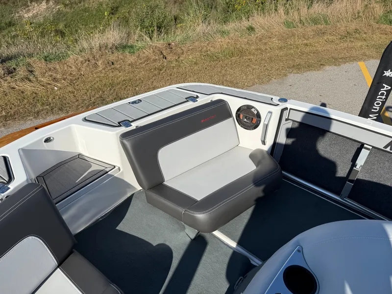 Slide: The Image of MasterCraft ProStar 2020 - 9