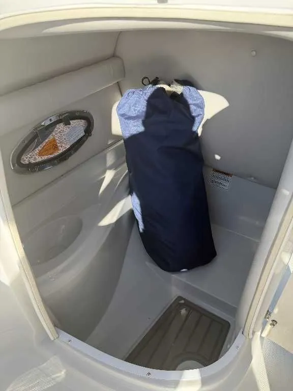 Slide: The Image of Crownline Boats Eclipse E235 XS 2022 - 5