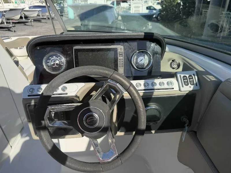 Slide: The Image of Crownline Boats Eclipse E235 XS 2022 - 6