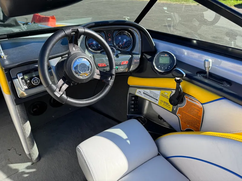 Slide: The Image of Nautique 200V 2013 - 11