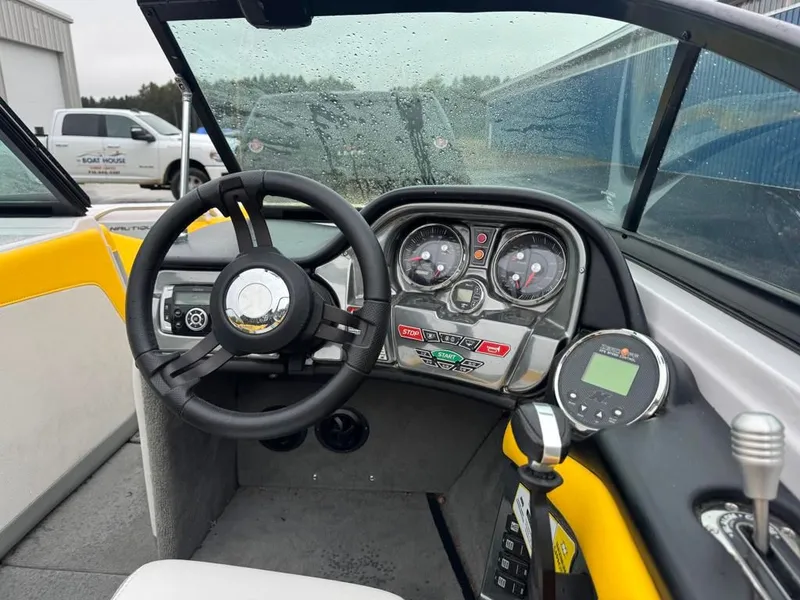 Slide: The Image of Nautique 200V 2013 - 12