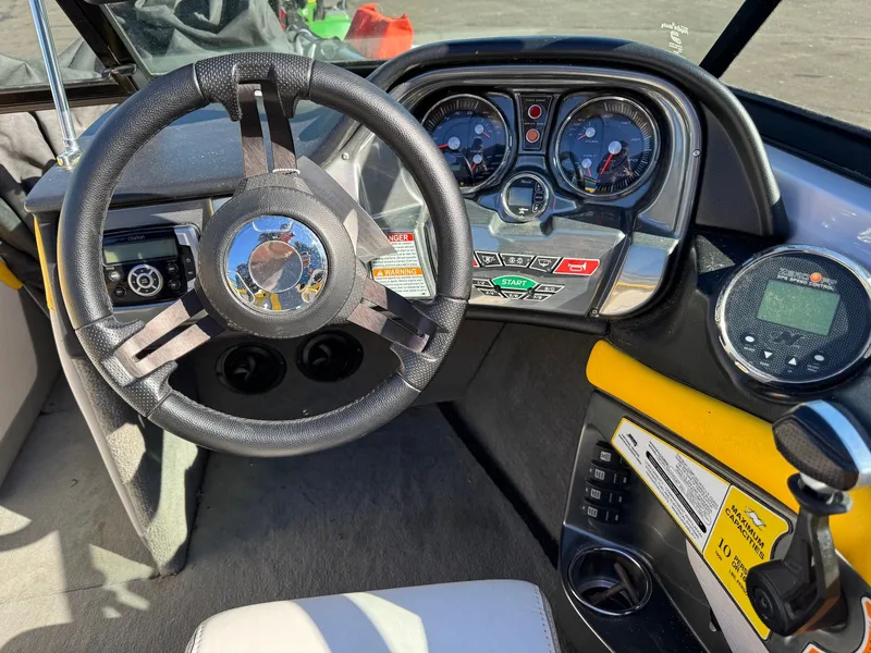 Slide: The Image of Nautique 200V 2013 - 13