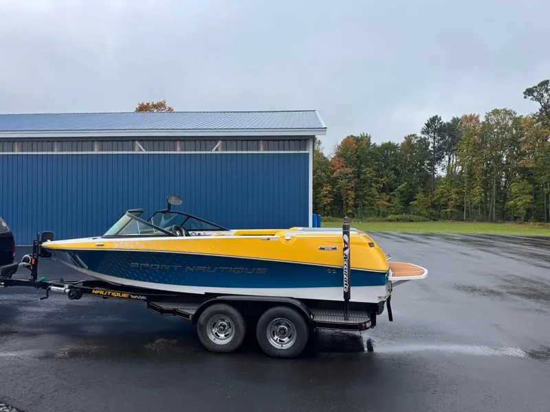 Slide: The Image of Nautique 200V 2013 - 2