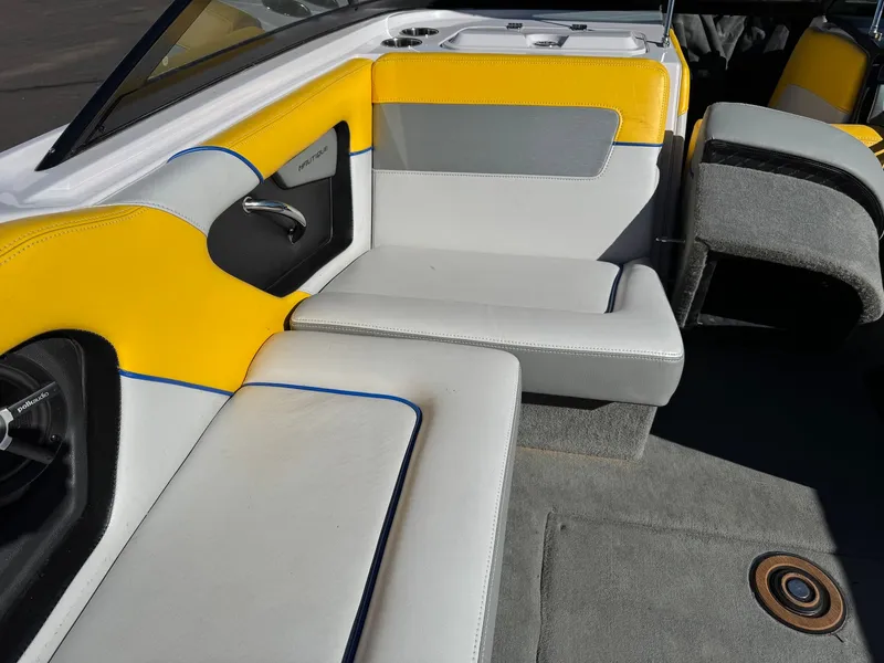 Slide: The Image of Nautique 200V 2013 - 23