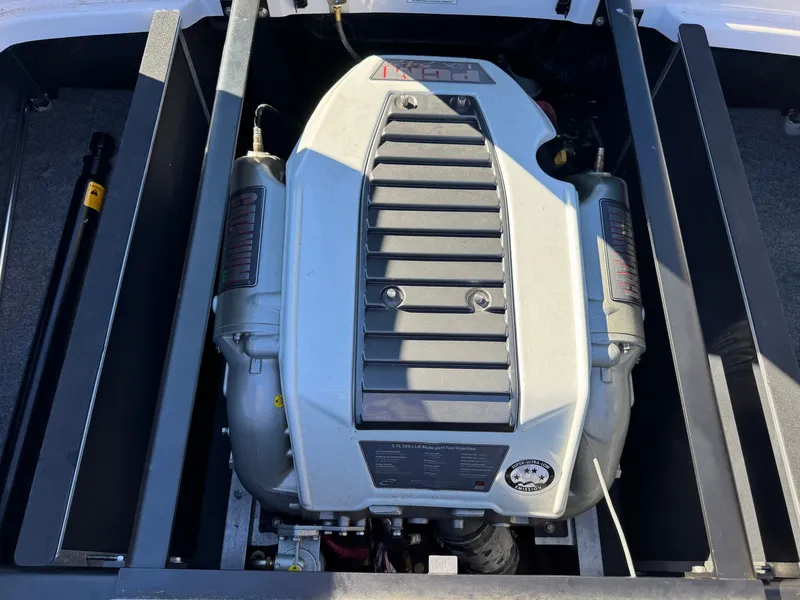 Slide: The Image of Nautique 200V 2013 - 25