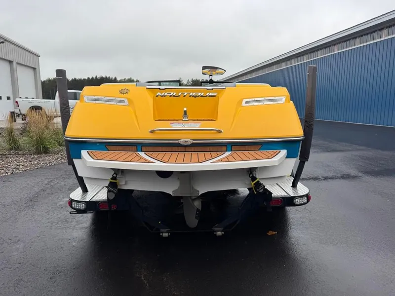 Slide: The Image of Nautique 200V 2013 - 5