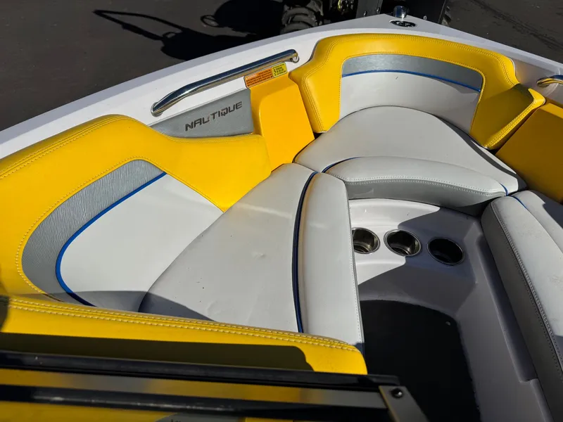 Slide: The Image of Nautique 200V 2013 - 8