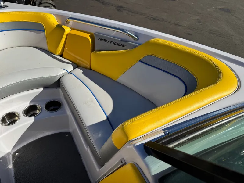 Slide: The Image of Nautique 200V 2013 - 9