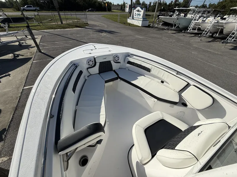 Slide: The Image of Tidewater 220 LXF 2026 - 6