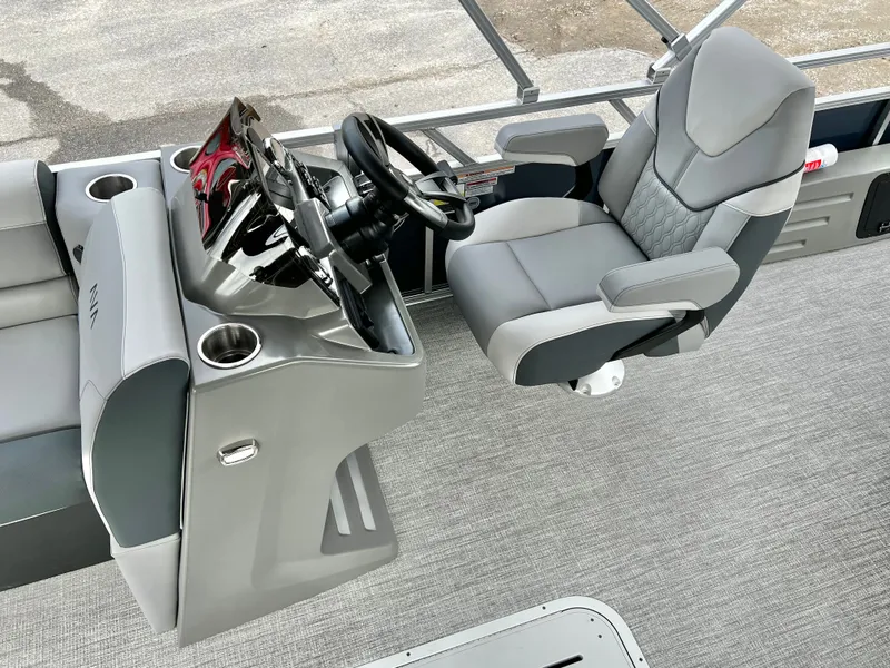 Slide: The Image of Avalon Venture 85 25' Rear Fish Triple-Toon - IN STOCK 2026 - 13