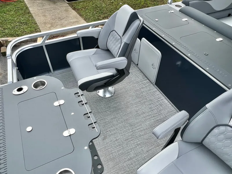 Slide: The Image of Avalon Venture 85 25' Rear Fish Triple-Toon - IN STOCK 2026 - 21