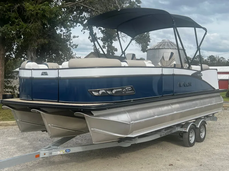 The Image of Avalon Catalina 23' Quad Lounge Triple-Toon - IN STOCK 2026 - 1
