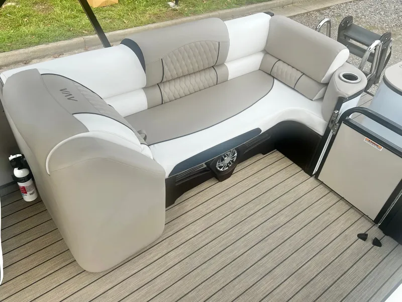 Slide: The Image of Avalon Catalina 23' Quad Lounge Triple-Toon - IN STOCK 2026 - 14