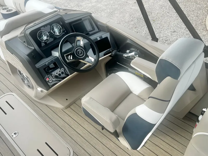 Slide: The Image of Avalon Catalina 23' Quad Lounge Triple-Toon - IN STOCK 2026 - 21