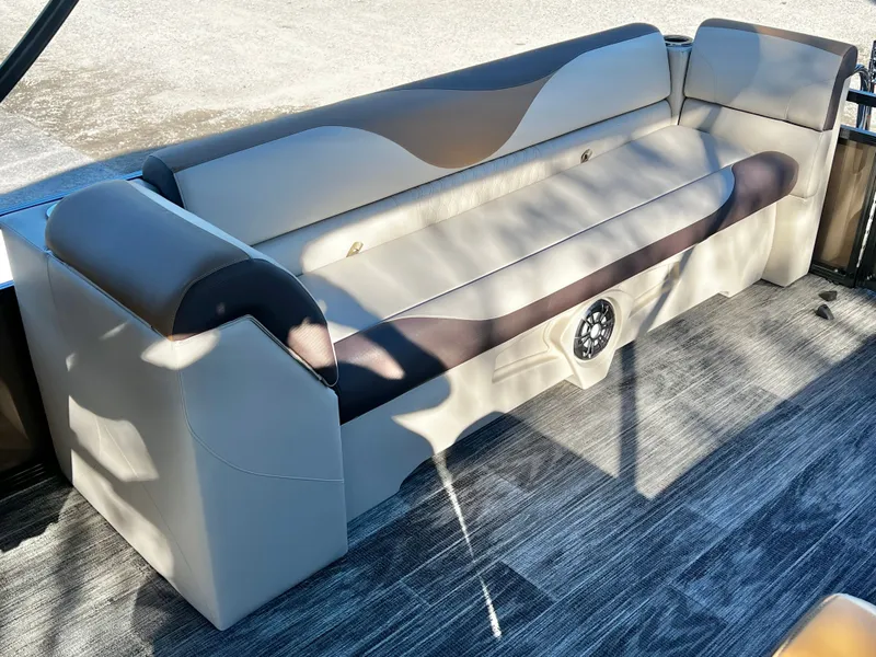 Slide: The Image of Avalon Venture 85 25' Quad Lounge Triple-Toon - IN STOCK 2026 - 14