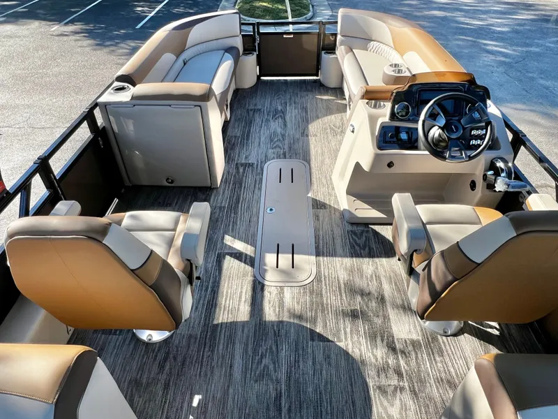 Slide: The Image of Avalon Venture 85 25' Quad Lounge Triple-Toon - IN STOCK 2026 - 20