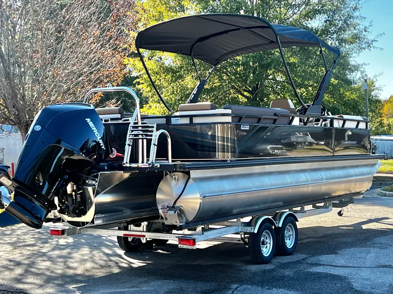 Slide: The Image of Avalon Venture 85 25' Quad Lounge Triple-Toon - IN STOCK 2026 - 5