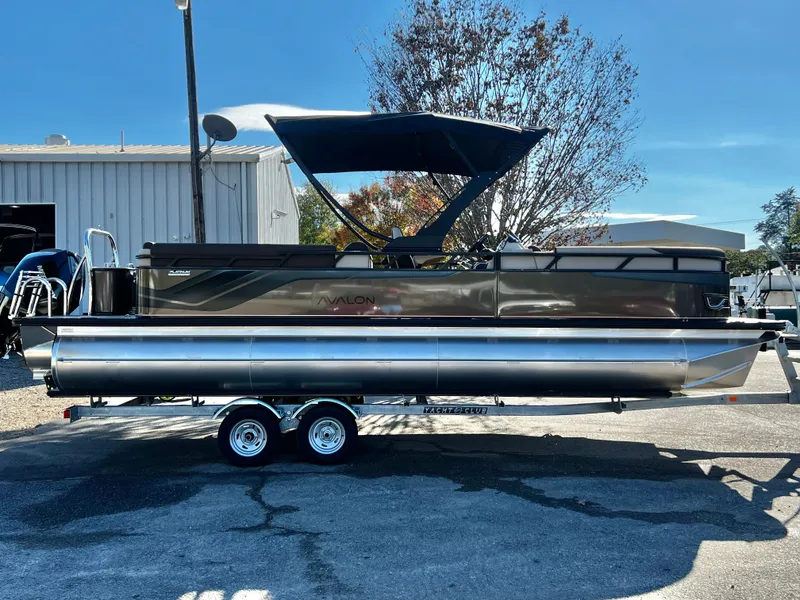 Slide: The Image of Avalon Venture 85 25' Quad Lounge Triple-Toon - IN STOCK 2026 - 6