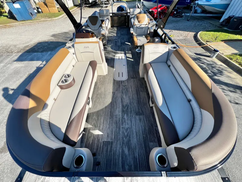 Slide: The Image of Avalon Venture 85 25' Quad Lounge Triple-Toon - IN STOCK 2026 - 8