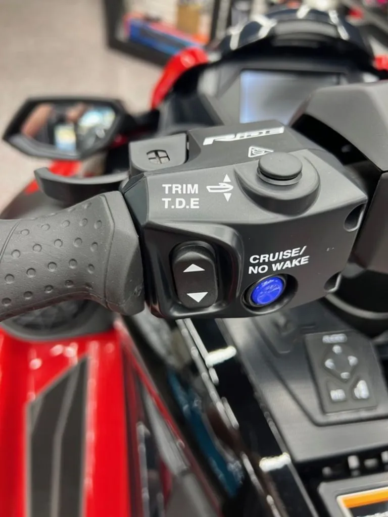 Slide: The Image of Yamaha FX Cruiser® HO 2026 - 11