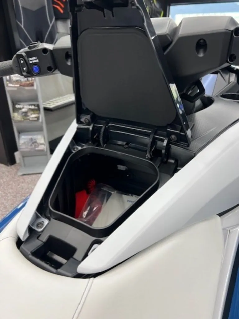 Slide: The Image of Yamaha FX® HO with Audio 2026 - 9