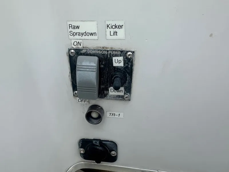 Slide: The Image of Sea Sport 2400 1993 - 14