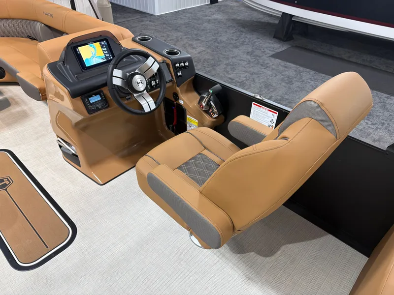 Slide: The Image of Harris Cruiser 230 2026 - 11