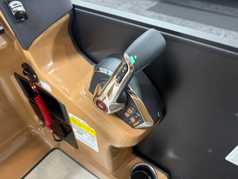 Slide: The Image of Harris Cruiser 230 2026 - 16