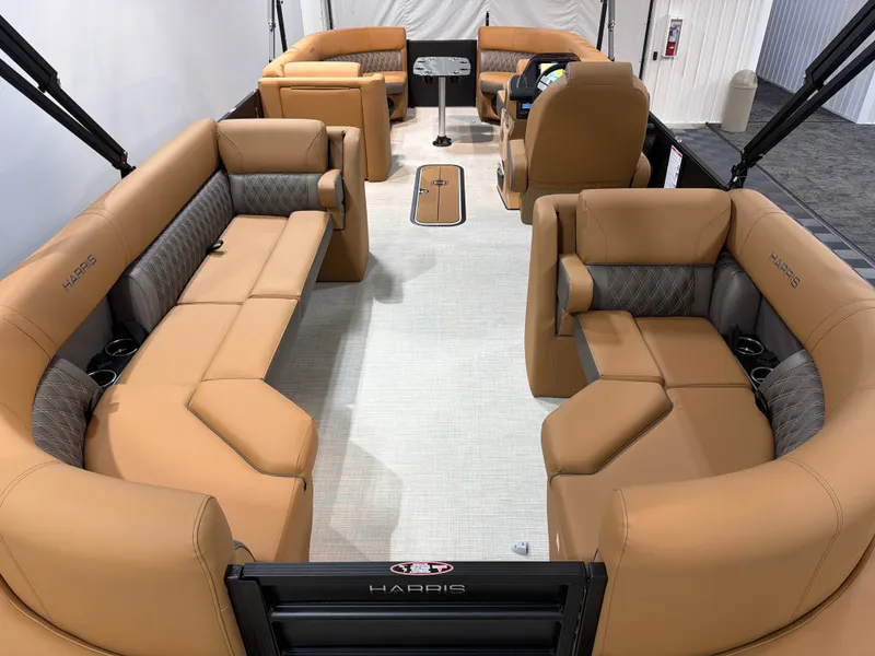 Slide: The Image of Harris Cruiser 230 2026 - 5