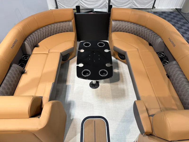 Slide: The Image of Harris Cruiser 230 2026 - 6