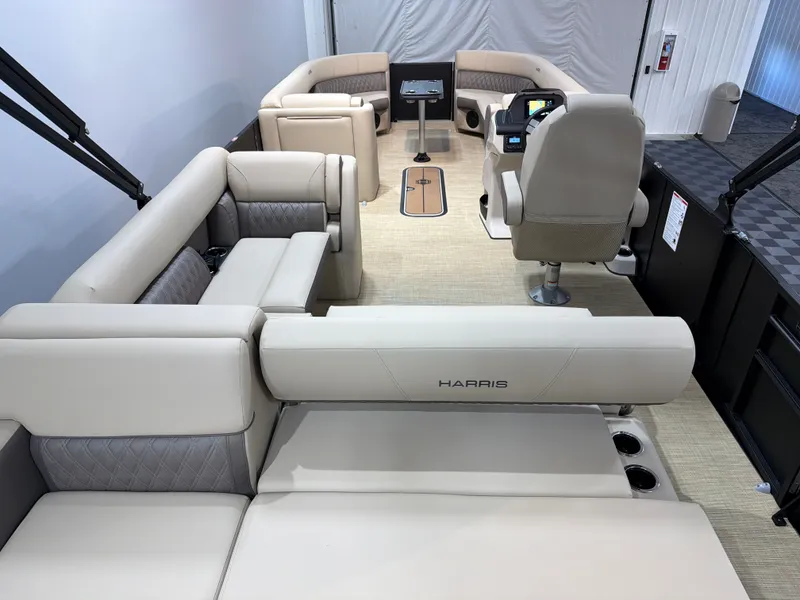 Slide: The Image of Harris Cruiser 250 2026 - 5