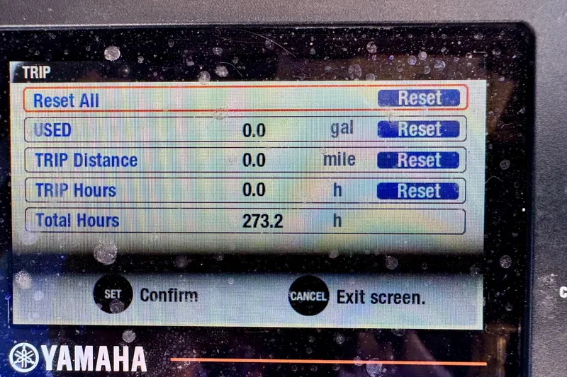 Slide: The Image of Yamaha display showing trip data for 2018 Sea Hunt BX 25 FS boat. - 14