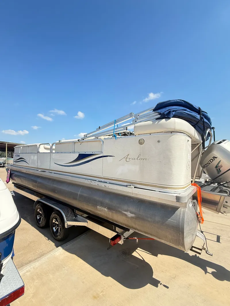 Slide: The Image of Avalon LS 2400 2008 - 1