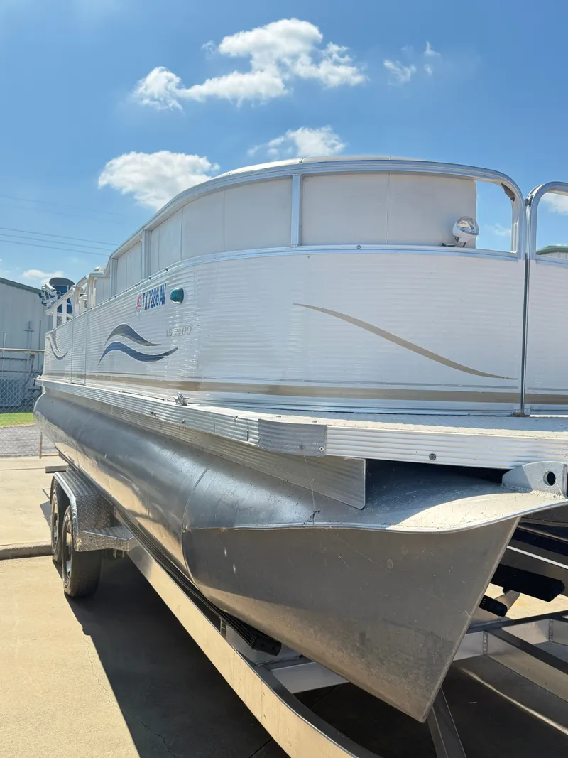 Slide: The Image of Avalon LS 2400 2008 - 10