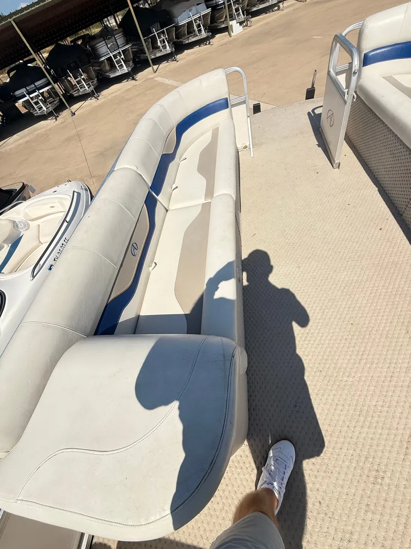 Slide: The Image of Avalon LS 2400 2008 - 20