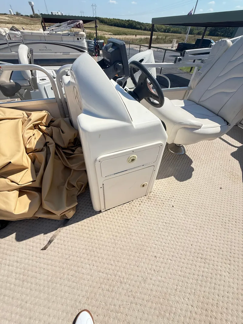 Slide: The Image of Avalon LS 2400 2008 - 23