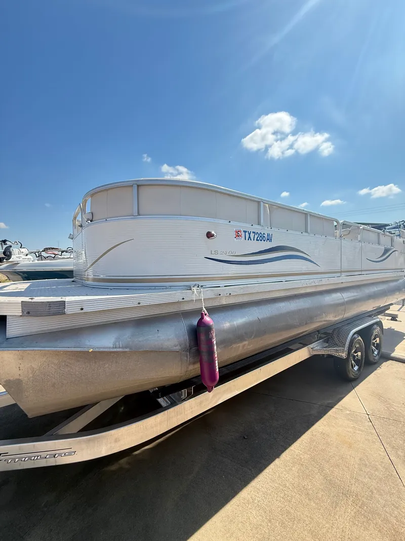 Slide: The Image of Avalon LS 2400 2008 - 6