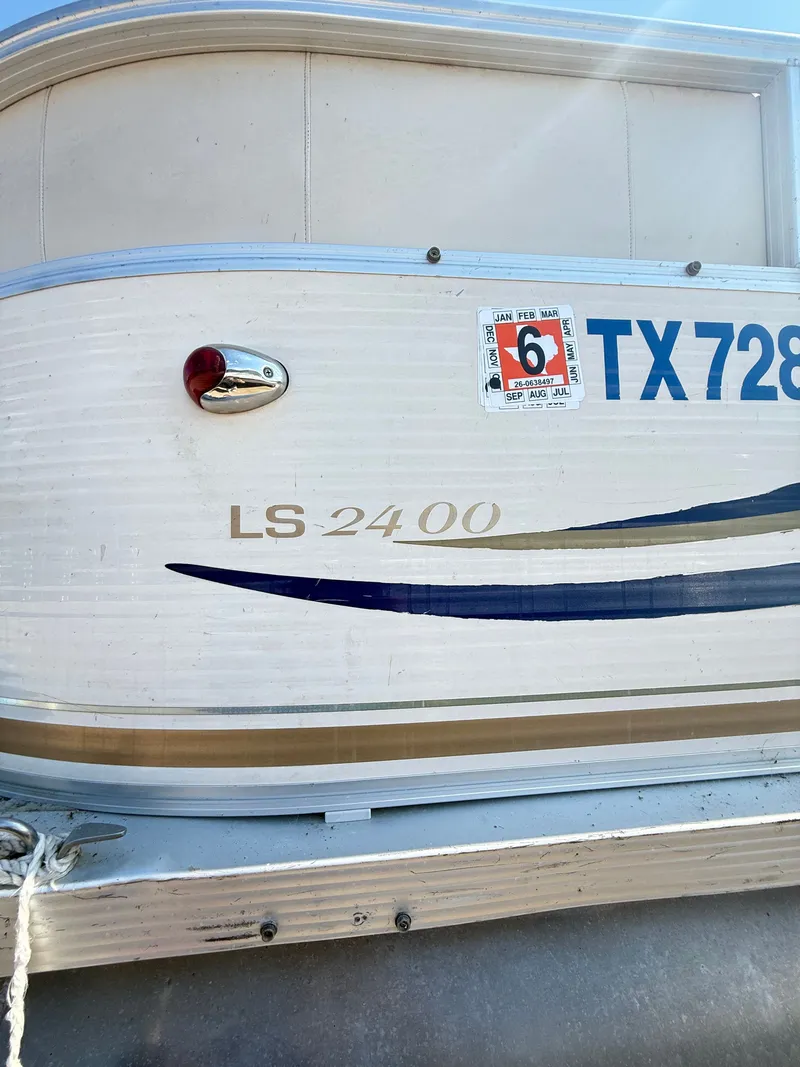 Slide: The Image of Avalon LS 2400 2008 - 7