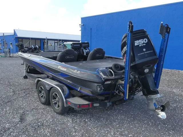 Slide: The Image of Triton 21 TrX 2017 - 6