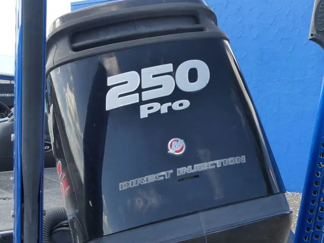 Slide: The Image of Triton 21 TrX 2017 - 9